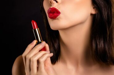 油性マーカーをリップ代わりに…映えるけど危険すぎるメイクの「トレンド」に医師が警告｜Pen Online