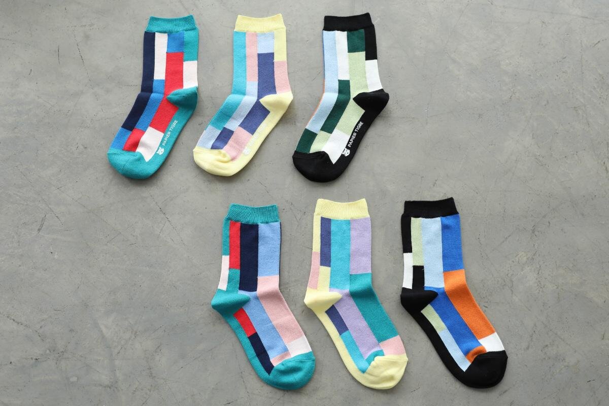 「COLONNESショートソックス」 2,200円 カラー:クロ/クリーム/エメラルドグリーン サイズ:22.5~24.5cm