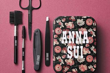 「ANNA SUI」お花缶ケース＆美眉ケア5点セットが付録！　sweet 11月号増刊、本日発売 - トラベル Watch