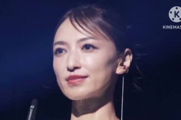 「奇跡の50代」望月理恵アナ、秋色コーデで美しさ限界突破　「たくましい腕、、出しちゃってます笑」