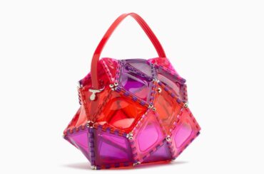 ゴジュウニ バイ ヒカルマツムラ“きらめく四角形パネル”の2WAYバッグ、安達祐実とコラボ - ファッションプレス