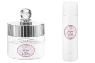 ジルスチュアート ビューティ2025年冬コスメ「ホワイトフローラル」“香り続く”ヘアトリートメント - ファッションプレス