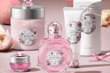 ジルスチュアート ビューティ25年冬コスメ「ピーチー ホワイトフローラル」とろける甘美な香水やリップ - ファッションプレス