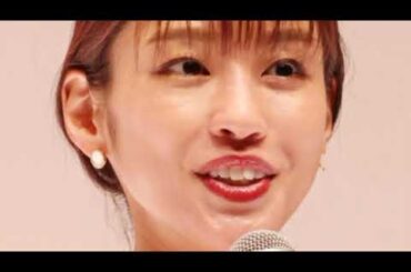 岡副麻希、夫・蒲生尚弥と１歳長女連れ富士ミルクランドへ　卒乳後も「娘が牛乳を愛してる」