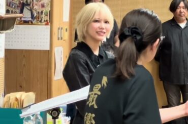 l燕中学校吹奏楽部と前回に続いて燕三条ジャパンフェスに出演の乃木坂46元メンバーの川後陽菜さんが共演に向けて練習