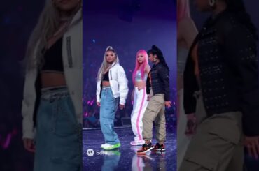 3人組地下アイドルのライブ