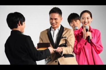 【イベントレポート】市原隼人「おいしい給食」舞台挨拶で寸劇披露！武田玲奈は甘利田の“パワーアップ”告白