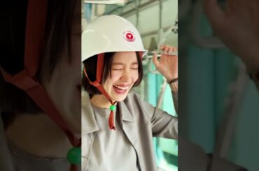 【#飯豊まりえ さん、車両でも撮影🚃✨ ˎˊ˗】東カレに初登場となる、女優の飯豊まりえさん。東横線特集ということで、実際に東急東横線の車両に乗車して撮影！📸無邪気な姿がとってもキュートでした🚃🤍