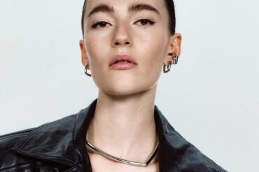 トムウッド“クッションシェイプ”のジュエリー、人工ダイヤ付きリングやイヤーカフ - ファッションプレス