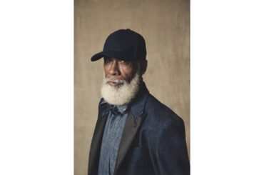 「ブルックス ブラザーズ」と「エンジニアド ガーメンツ」がコラボ　デニムのタキシードジャケットなど全13型