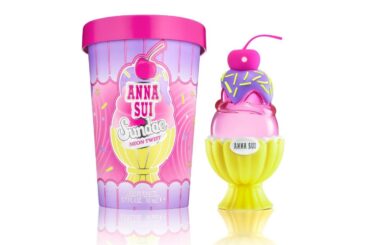 アナ スイ”まるでサンデー！”25年冬フレグランス、南国アイスクリーム着想の香り＆チェリー型ポンプ - ファッションプレス