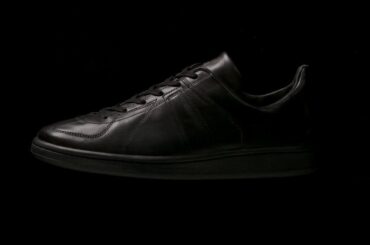 ブラームス ルーツストック×リプロダクションオブファウンド“反転”ホースレザーの黒スニーカー - ファッションプレス