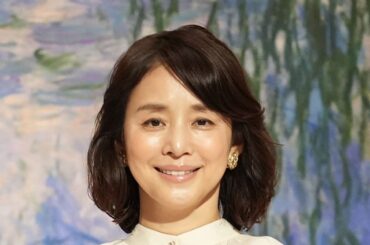 56歳 石田ゆり子 ショートヘア＆全身白の清楚コーデが大反響「綺麗の一言」「あまりにも…」渡辺謙との2ショットも 1か月あたりのファッション＆美容費用も紹介 | LIMO