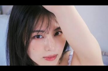 なんちゅう露出!変形衣装で美バック＆背中たっぷり魅せた　元乃木坂46の27歳、相楽伊織「FLASH」表紙＆巻頭