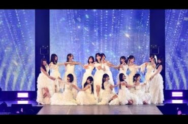 💖✨元AKB48村山彩希、奇抜ヘア💇‍♀️×胸元開きワンピ👗で登場　吉崎綾とペアランウェイ💃【ガルアワ2025AW】🌟