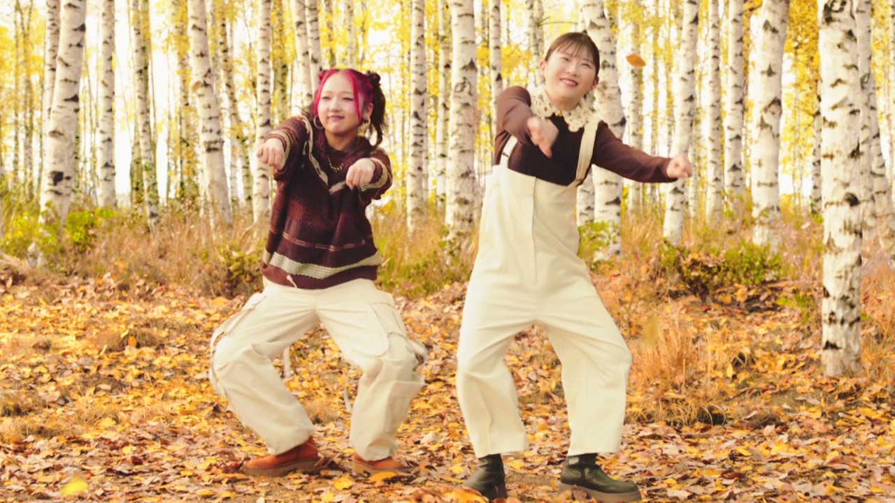 HANA・CHIKA、NAOKOに続き“三角チョコパイ”CMで伊藤沙莉とダンス披露!“大ファン”伊藤沙莉から質問攻めも「好物は…(笑)」 新TVCM三角チョコパイ ティラミス 『ティラミスの運命…』篇 HANA・CHIKA、NAOKOに続き“三角チョコパイ”CMで伊藤沙莉とダンス披露!“大ファン”伊藤沙莉から質問攻めも「好物は…(笑)」 新TVCM三角チョコパイ ティラミス 『ティラミスの運命…』篇