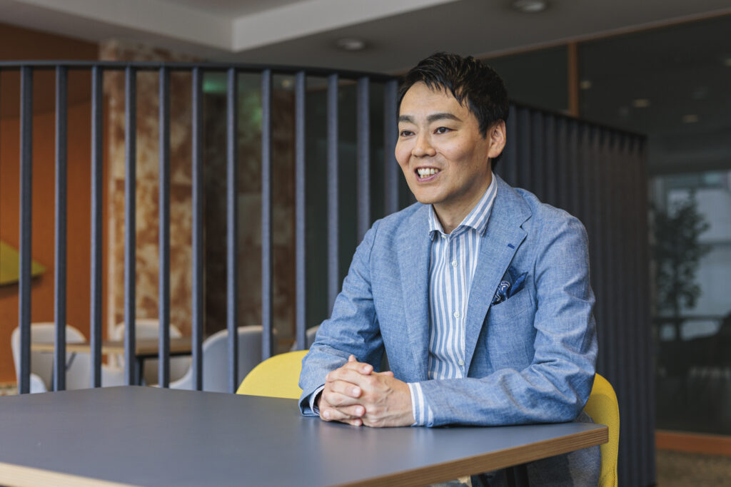 ファッションの力で、ライフスタイルの新たな可能性を開く 変化を成長機会に変えるアパレルとライフスタイルの両輪経営 | 2025年 10月 ファッションの力で、ライフスタイルの新たな可能性を開く 変化を成長機会に変えるアパレルとライフスタイルの両輪経営 | 2025年 10月