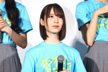 渡辺莉奈 初めての舞台挨拶に感慨で正源司陽子らからナデナデ！イジられてセリフ披露1