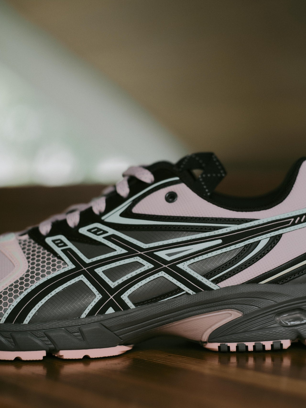 ASICS（アシックス）の新作スニーカー「UB11-S GEL-DS TRAINER 14」のアシックスストライプ