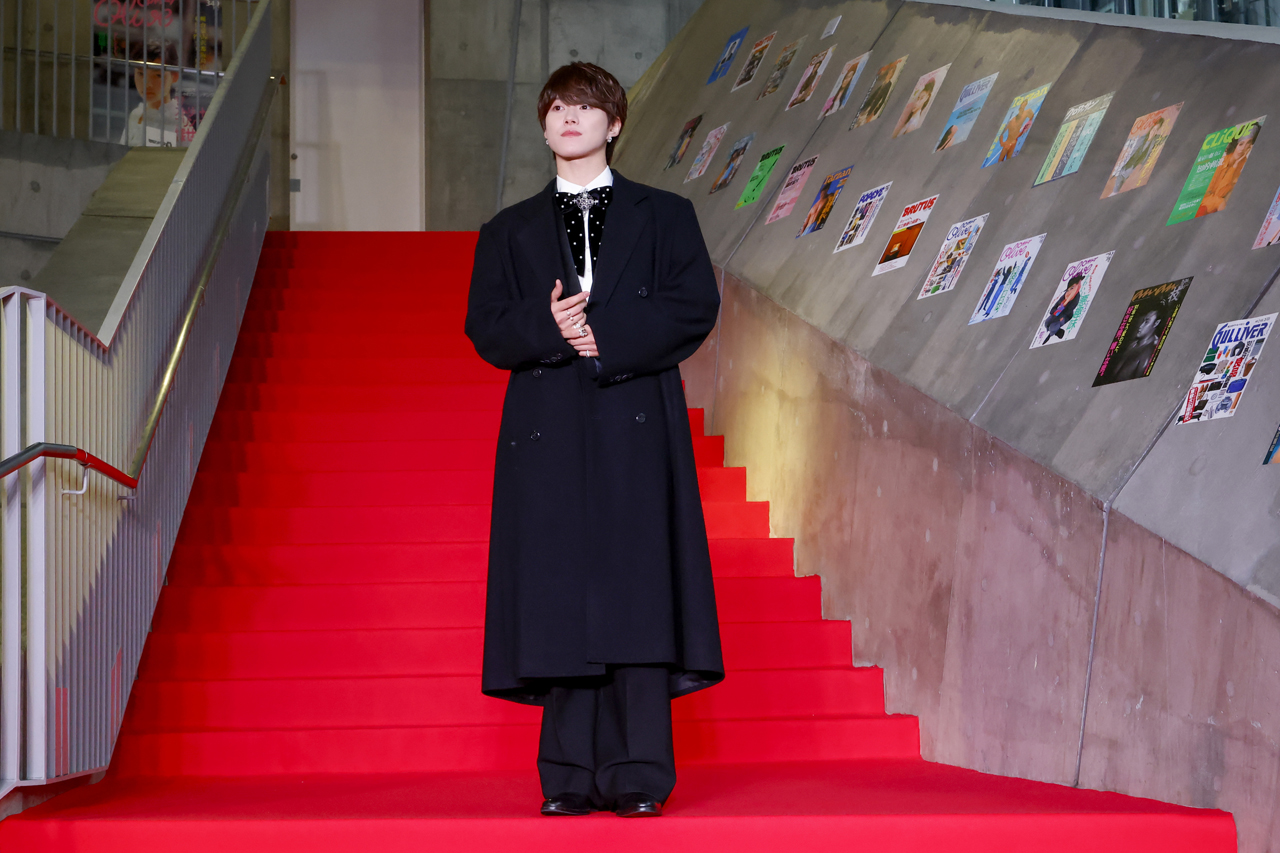 大橋和也「anan AWARD 2025」レッドカーペットで大人からニコニコアイドルまで変幻自在3