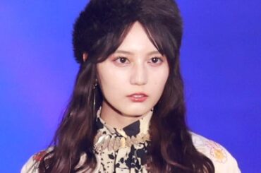 【ガルアワ】日向坂46小坂菜緒、唯一無二感のヴィンテージコーデを見事に着こなす 10回目の出演でランウェイに輝き - オリコンニュース