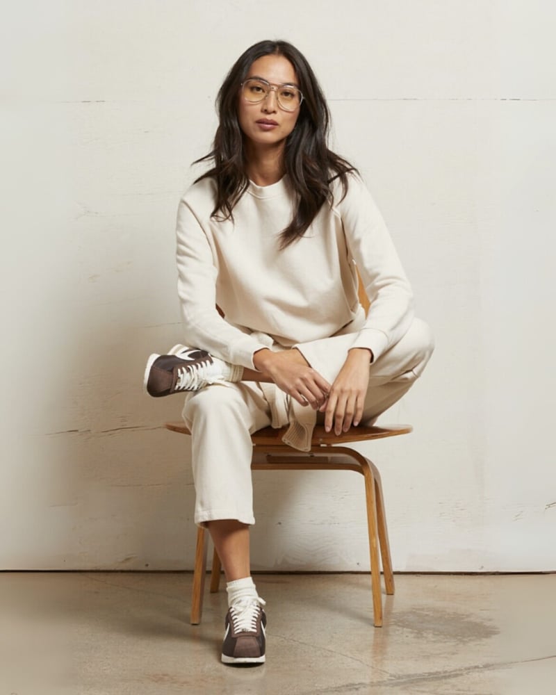 Perfectwhiteteeのスウェットシャツとスウェットパンツ「外出用に作られた」