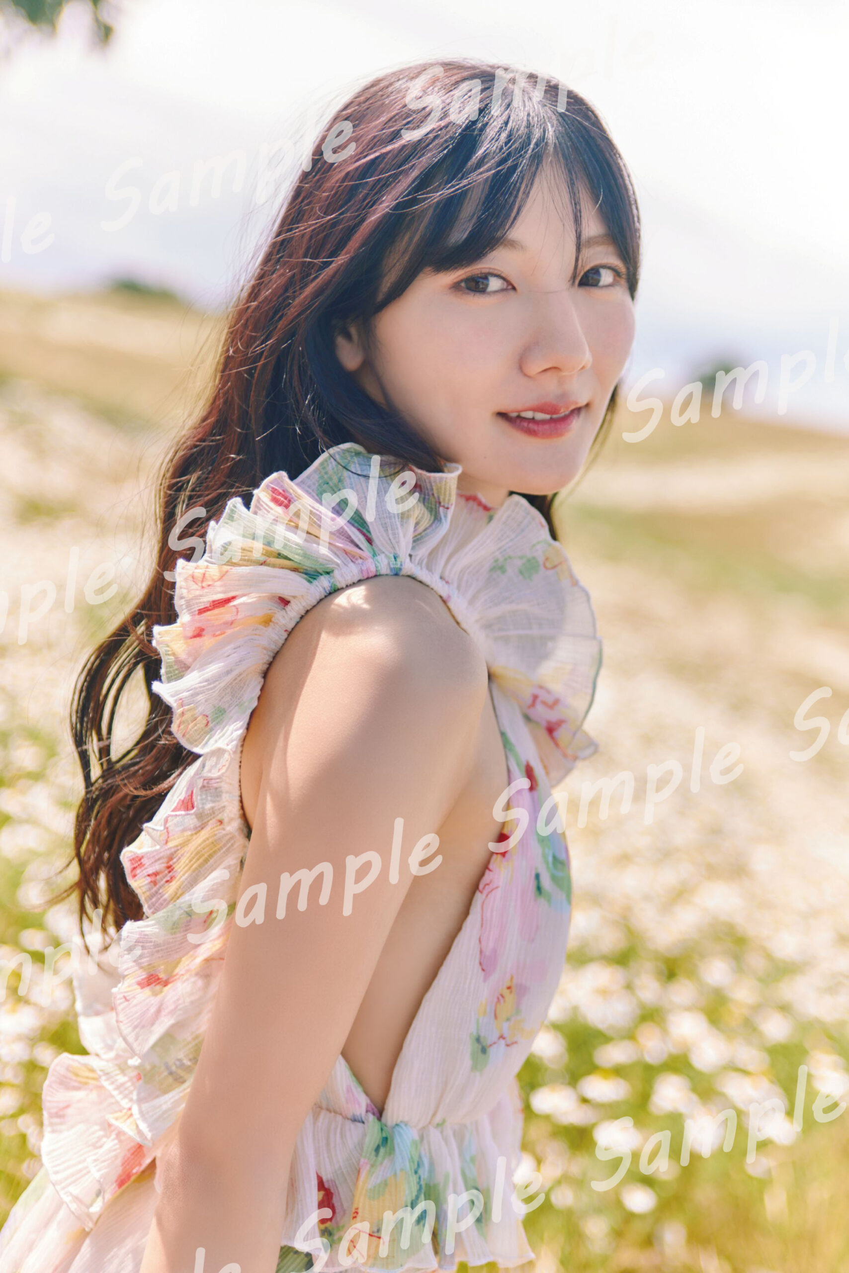 日向坂46 河田陽菜、2nd写真集『テイクオフ』封入特典ポストカードの絵柄を先行公開 | ENTAME next 日向坂46 河田陽菜、2nd写真集『テイクオフ』封入特典ポストカードの絵柄を先行公開 | ENTAME next