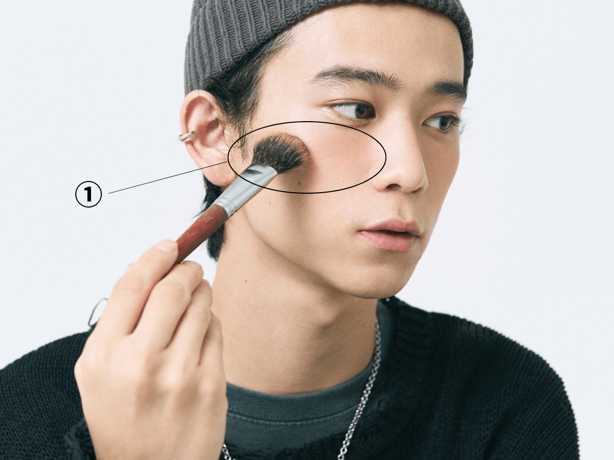 日焼け風メイク チークの塗り方