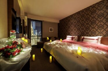 【名古屋】1日1室限定の薔薇がコンセプトの2種類の宿泊ルーム！大聖堂の見える"チャペルビュー”確約と豪華スキンケア付きの特典プラン！『Christmas Rose Room～Red＆Blue～』販売！ | 株式会社ツカダ・グローバルホールディングのプレスリリース