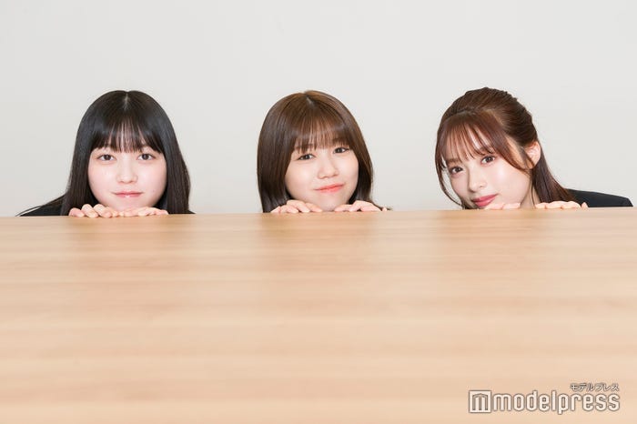 幸阪茉里乃、武元唯衣、齋藤冬優花(C)モデルプレス
