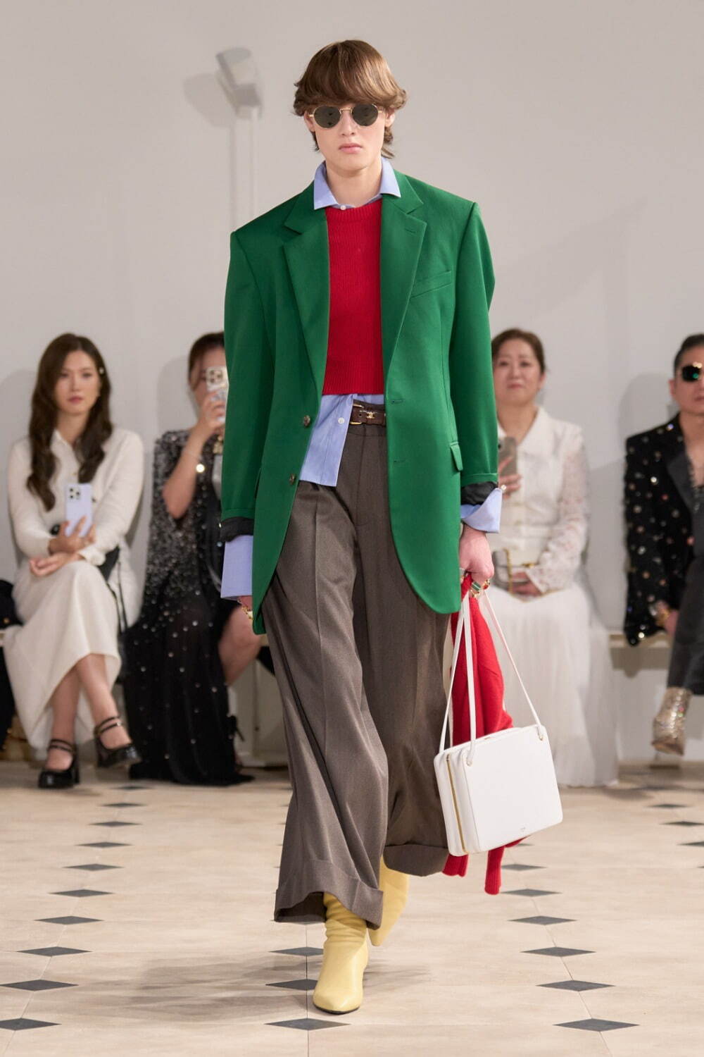 セリーヌ 2026年春コレクション - 服が着る人の
