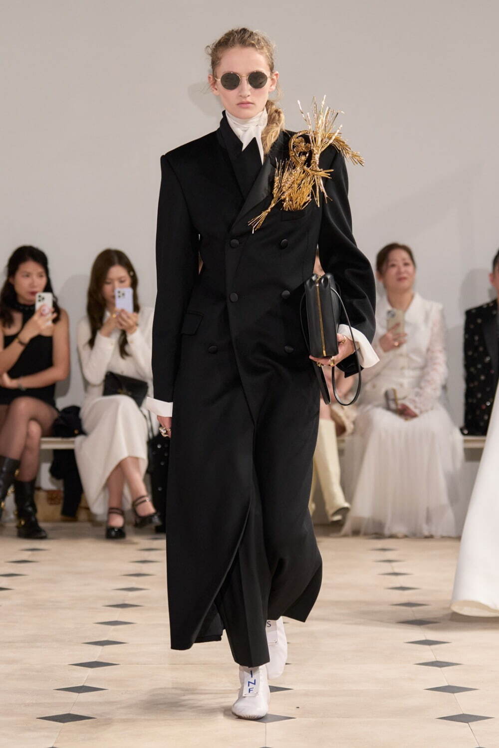 セリーヌ 2026年春コレクション - 服が着る人の