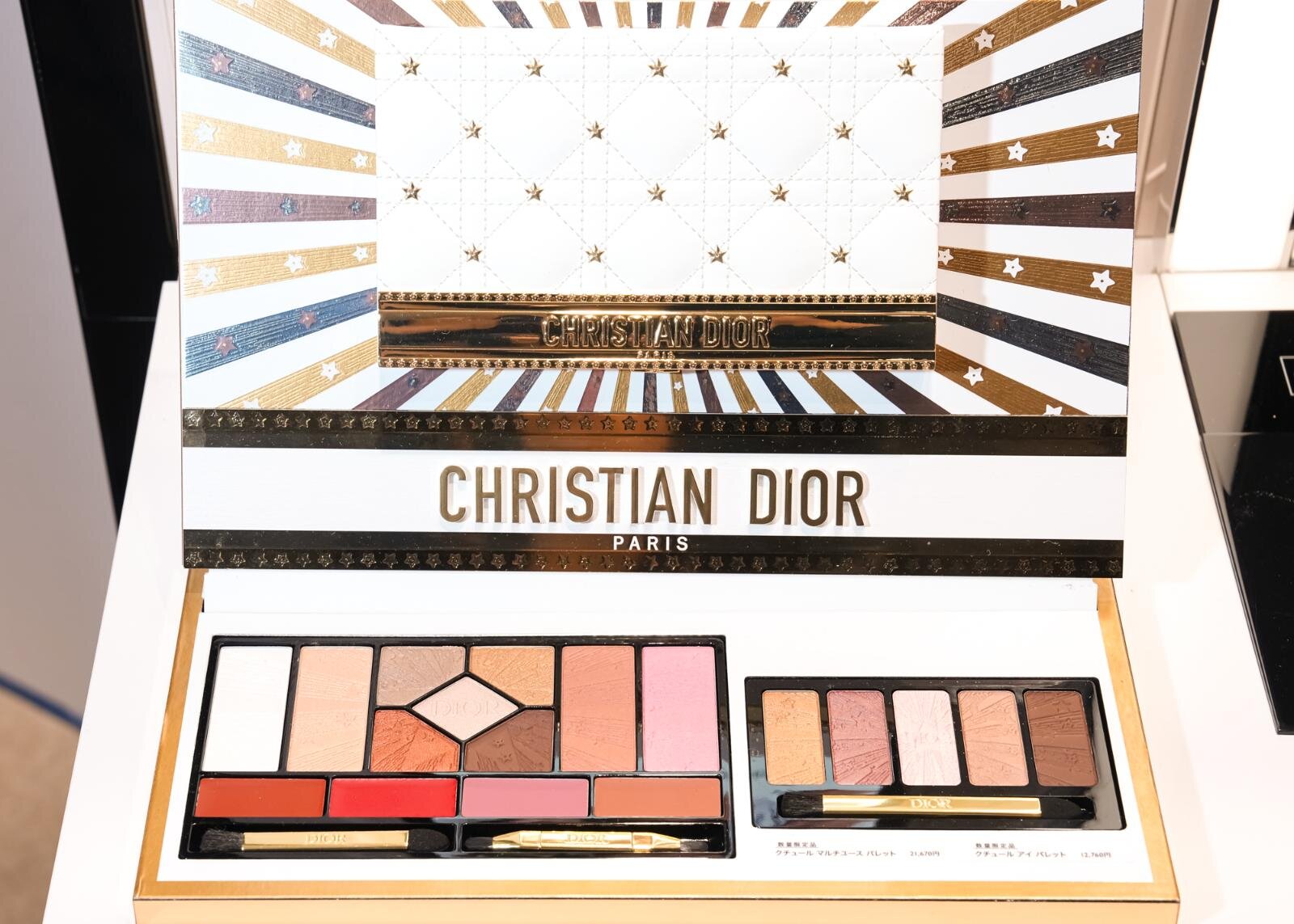 (左から)クチュール マルチユース パレット 21,670円<数量限定> クチュール アイ パレット 12,760円<数量限定>