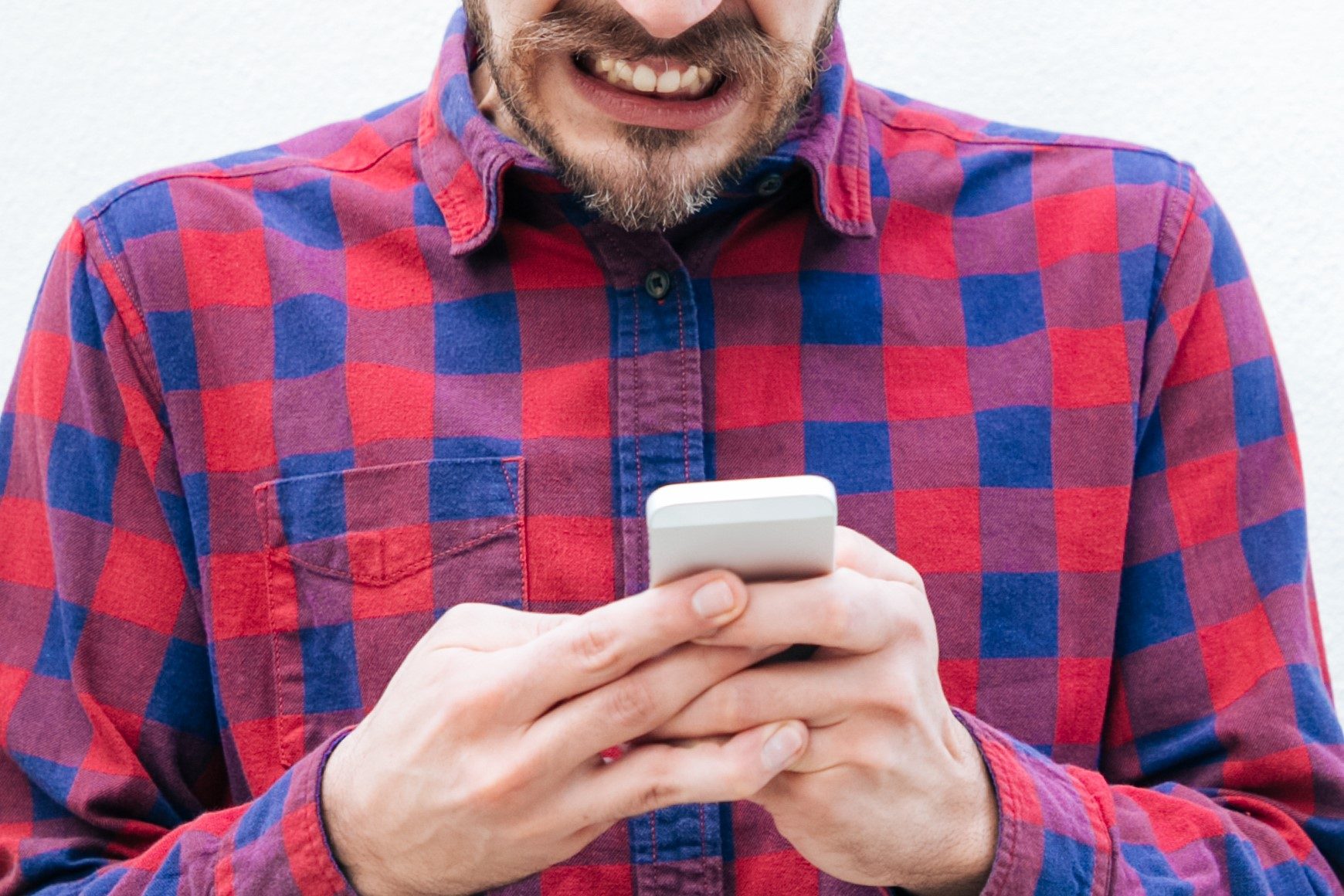 アレン様、“元乃木坂”とのブチギレ事件暴露 過去にSNSで「不機嫌にさせるデキごと起きた」 – Sirabee 怒る男性