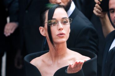 ケイティ・ペリー、41歳に。変身の女王が歩んだカラフルなビューティ進化論 | Vogue Japan