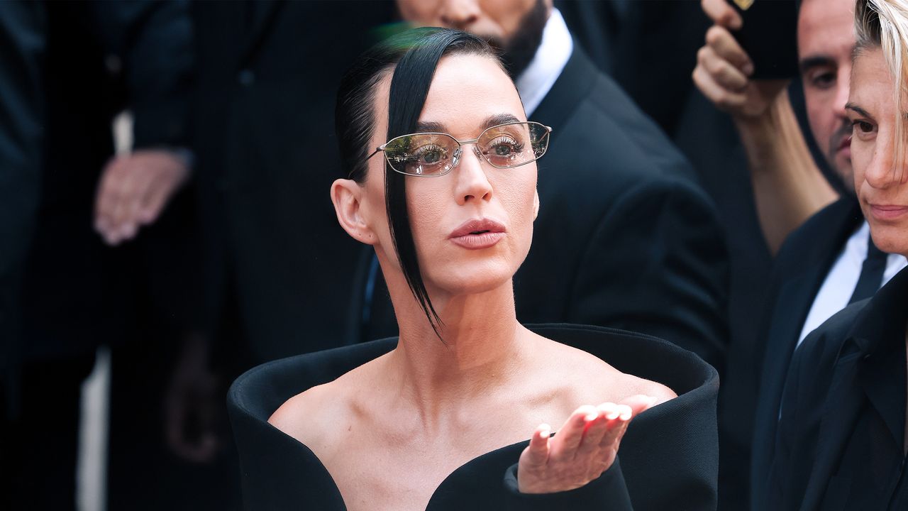 ケイティ・ペリー、41歳に。変身の女王が歩んだカラフルなビューティ進化論 | Vogue Japan ケイティ・ペリー、41歳に。変身の女王が歩んだカラフルなビューティ進化論 | Vogue Japan