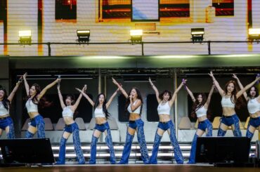 TWICE、ヴィクトリアズ・シークレット・ファッションショー2025でパフォーマンス決定 | Vogue Japan