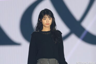 月丘音彩 初の「ガルアワ」ランウェイでモノトーンコーデを披露！ | UNIVERSAL PRESS（ユニバーサルプレス）