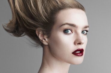 ナタリア・ヴォディアノヴァ。43歳のスーパーモデルのビューティーを支える祖母の美の教え | Vogue Japan