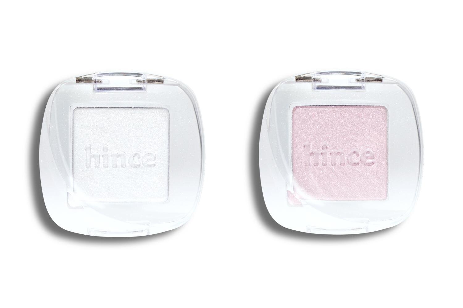 (左から)シングルアイシャドウ(クリスマス限定カラー) 1.5～1.8g スノーホワイト,アイシーライラック 各1,210円＜限定色＞ 