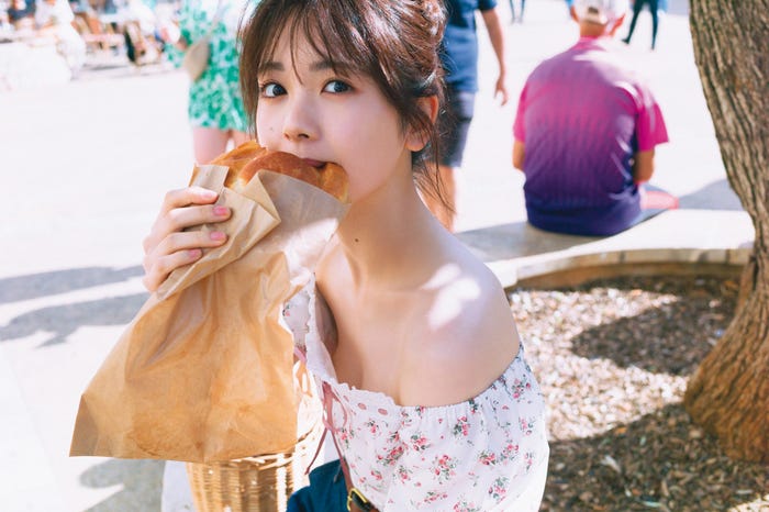 筒井あやめ 1st写真集「感情の隙間」より/撮影:細居幸次郎