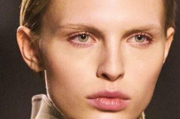 【2025年秋】江原道・SUQQU・SAILが提案する“上地”でつくる艶やかな秋肌 | Vogue Japan