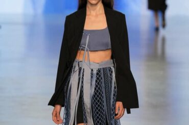 パリ・ファッションウィーク最終日：UJOH、ピエール・カルダン、メリル・ロッゲ - FashionNetwork 日本