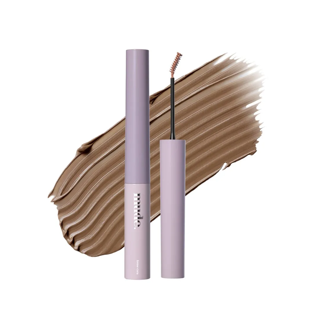 眉マスカラと、塗られた眉マスカラのサンプルが写っている画像です。