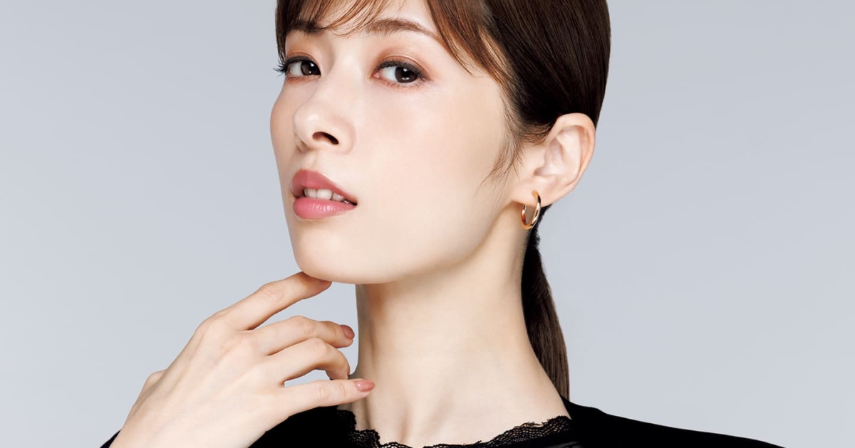 【明日海りおさん】美容の考え方は常にアップデート。愛用コスメも特別公開! | 美ST ONLINE 【明日海りおさん】美容の考え方は常にアップデート。愛用コスメも特別公開! | 美ST ONLINE