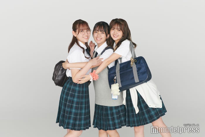 平岡海月、平尾帆夏、山下葉留花（C）モデルプレス
