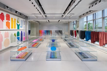 PLEATSPLEASEISSEYMIYAKE／AOYAMAの店内