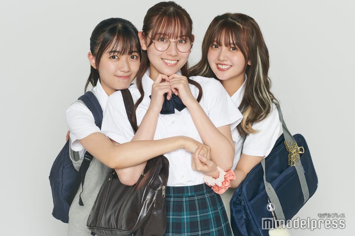 平尾帆夏、平岡海月、山下葉留花（C）モデルプレス