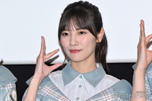 日向坂46河田陽菜、女学生風プリーツスカートから美脚スラリ デンマークオフショットに「可愛すぎる」「尊い」と反響