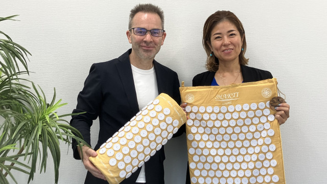 シャクティ・ジャパン、指圧と鍼のマットが売上13倍に 芸能人や美容家の口コミで拡散